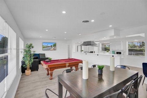 Casa en venta en Hollywood, Florida, 5 dormitorios, 208.29 m2 № 1997756 - foto 13