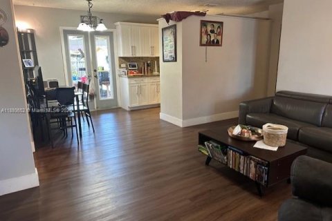 Купить виллу или дом в Майами, Флорида 3 спальни, 95.41м2, № 1945841 - фото 6