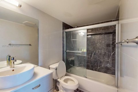 Купить кондоминиум в Уэст-Палм-Бич, Флорида 2 спальни, 98.66м2, № 2086259 - фото 14