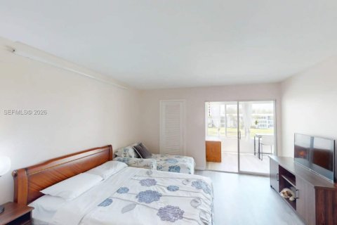 Купить кондоминиум в Уэст-Палм-Бич, Флорида 2 спальни, 98.66м2, № 2086259 - фото 12