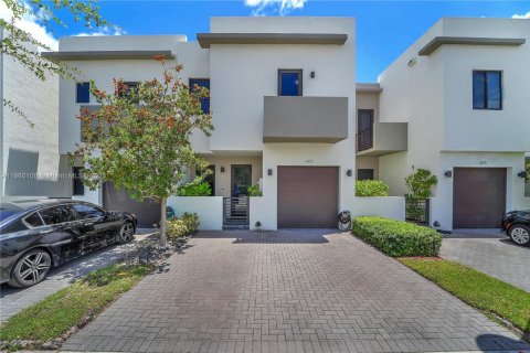 Touwnhouse à vendre à Miami, Floride: 4 chambres, 172.52 m2 № 1890060 - photo 3