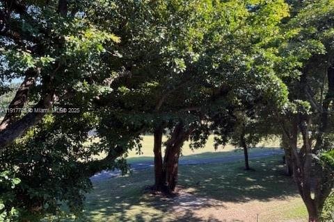 Снять в аренду кондоминиум в Пемброк-Пайнс, Флорида 1 спальня, 75.34м2, № 1972942 - фото 1