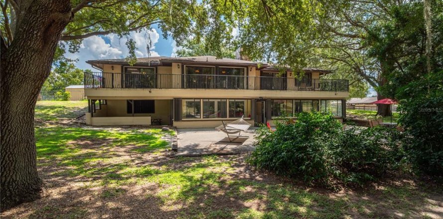 House in Frostproof, Florida 4 bedrooms, 361.95 sq.m. № 1909297