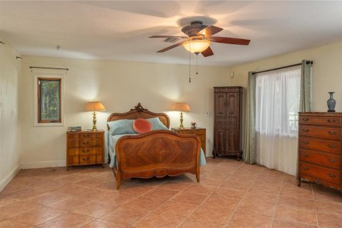 House in Frostproof, Florida 4 bedrooms, 361.95 sq.m. № 1909297 - photo 20