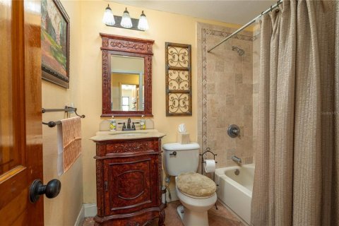 House in Frostproof, Florida 4 bedrooms, 361.95 sq.m. № 1909297 - photo 17