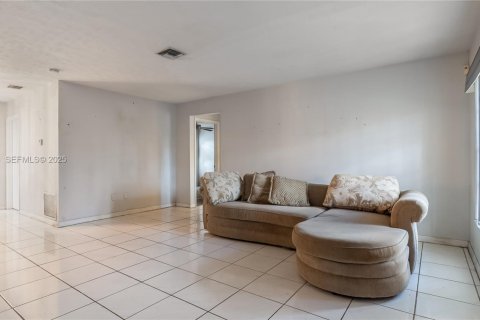 Townhouse in Miami, Florida 3 bedrooms, 91.04 sq.m. № 1986584 - photo 4