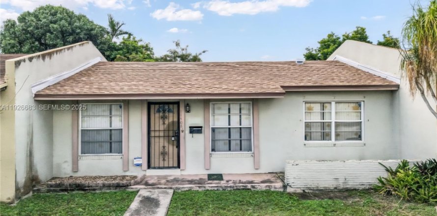 Townhouse in Miami, Florida 3 bedrooms, 91.04 sq.m. № 1986584