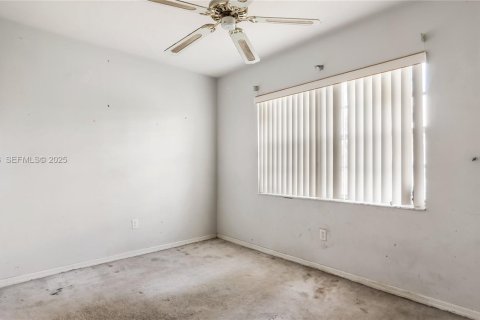 Townhouse in Miami, Florida 3 bedrooms, 91.04 sq.m. № 1986584 - photo 13