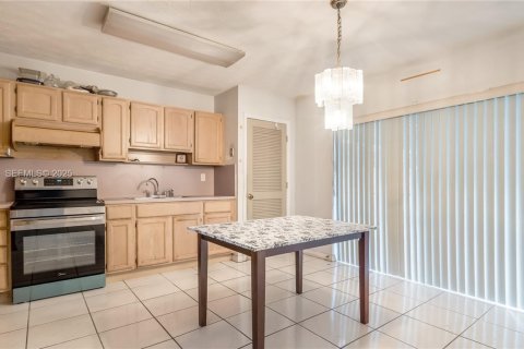 Townhouse in Miami, Florida 3 bedrooms, 91.04 sq.m. № 1986584 - photo 6