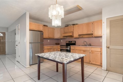 Townhouse in Miami, Florida 3 bedrooms, 91.04 sq.m. № 1986584 - photo 9