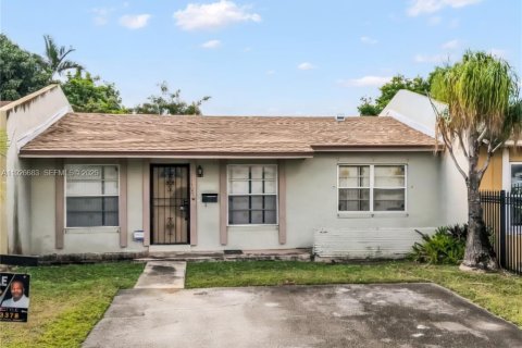 Townhouse in Miami, Florida 3 bedrooms, 91.04 sq.m. № 1986584 - photo 2