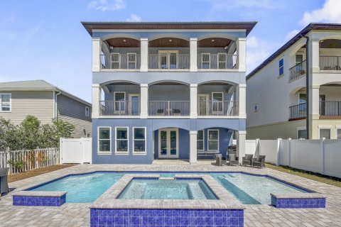 House in Destin, Florida 9 bedrooms, 381.09 sq.m. № 561634 - photo 1