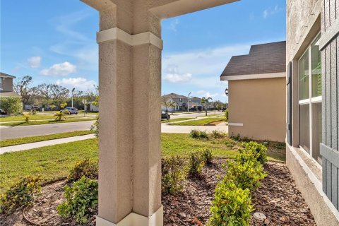 House in Wimauma, Florida 5 bedrooms, 248.42 sq.m. № 1582586 - photo 23