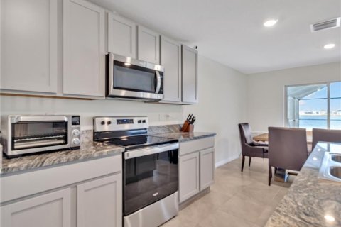 House in Wimauma, Florida 5 bedrooms, 248.42 sq.m. № 1582586 - photo 29