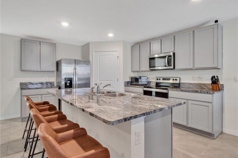 House in Wimauma, Florida 5 bedrooms, 248.42 sq.m. № 1582586 - photo 2