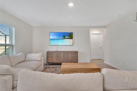 House in Wimauma, Florida 5 bedrooms, 248.42 sq.m. № 1582586 - photo 8