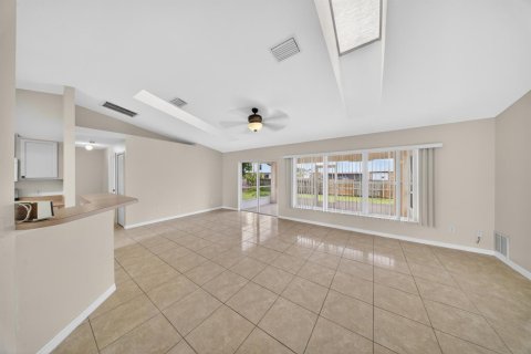 Villa ou maison à vendre à Port St. Lucie, Floride: 3 chambres, 147.25 m2 № 2086021 - photo 5