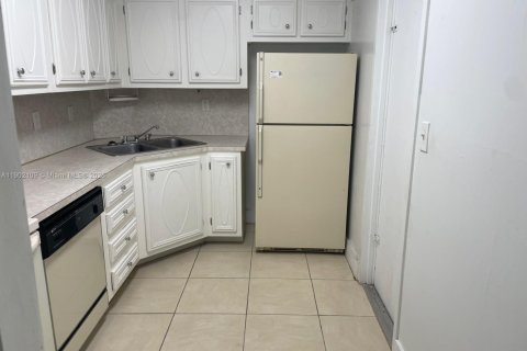 Apartamento en alquiler en Oakland Park, Florida, 1 dormitorio, 70.61 m2 № 1953600 - foto 13