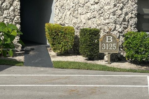 Apartamento en alquiler en Oakland Park, Florida, 1 dormitorio, 70.61 m2 № 1953600 - foto 2