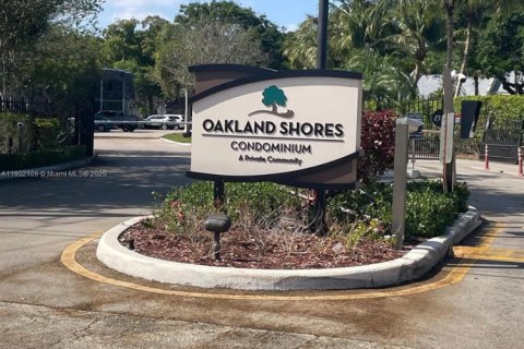 Apartamento en alquiler en Oakland Park, Florida, 1 dormitorio, 70.61 m2 № 1953600 - foto 1