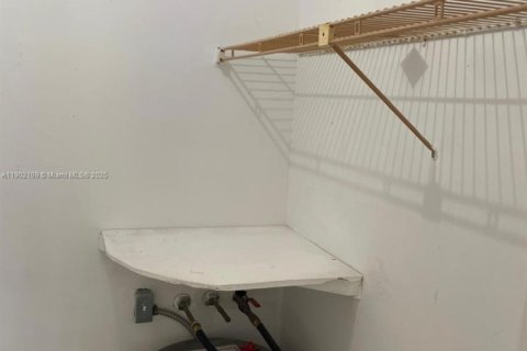Apartamento en alquiler en Oakland Park, Florida, 1 dormitorio, 70.61 m2 № 1953600 - foto 17