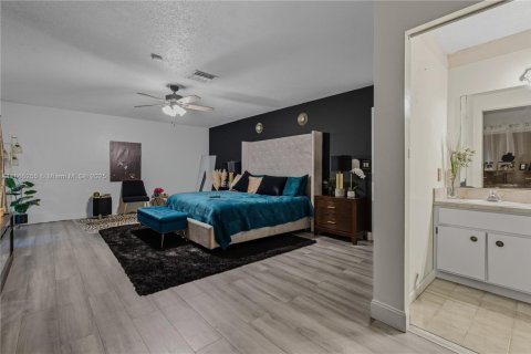 Villa ou maison à vendre à Miami Gardens, Floride: 4 chambres, 267.28 m2 № 1892910 - photo 29