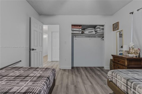 Villa ou maison à vendre à Miami Gardens, Floride: 4 chambres, 267.28 m2 № 1892910 - photo 26