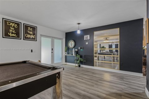 Villa ou maison à vendre à Miami Gardens, Floride: 4 chambres, 267.28 m2 № 1892910 - photo 18