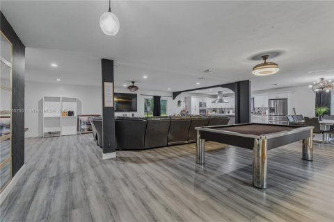 Villa ou maison à vendre à Miami Gardens, Floride: 4 chambres, 267.28 m2 № 1892910 - photo 4