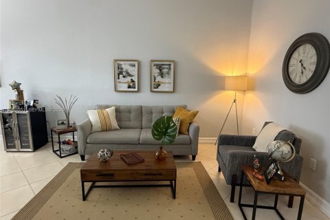 Casa en venta en Sunrise, Florida, 2 dormitorios, 134.89 m2 № 2006459 - foto 3