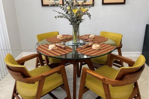 Casa en venta en Sunrise, Florida, 2 dormitorios, 134.89 m2 № 2006459 - foto 5