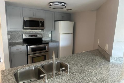 Apartamento en alquiler en Cape Coral, Florida, 2 dormitorios, 89.93 m2 № 2114210 - foto 2