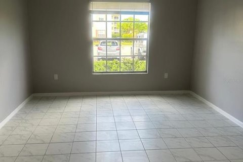 Apartamento en alquiler en Cape Coral, Florida, 2 dormitorios, 89.93 m2 № 2114210 - foto 4