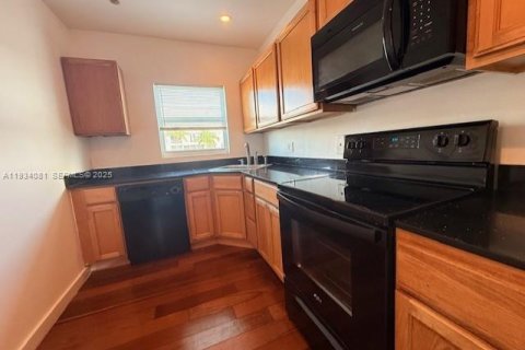 Снять в аренду кондоминиум в Майами-Бич, Флорида 1 спальня, 69.21м2, № 1992398 - фото 3