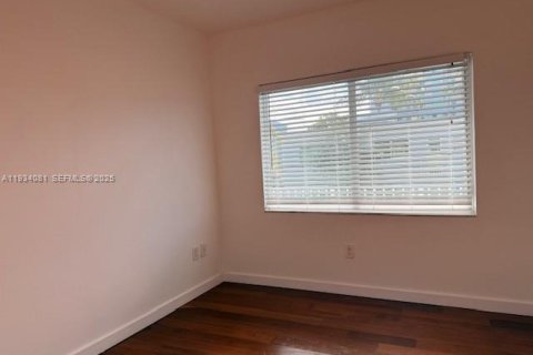 Снять в аренду кондоминиум в Майами-Бич, Флорида 1 спальня, 69.21м2, № 1992398 - фото 12