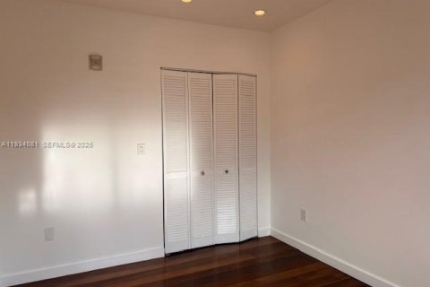 Снять в аренду кондоминиум в Майами-Бич, Флорида 1 спальня, 69.21м2, № 1992398 - фото 11