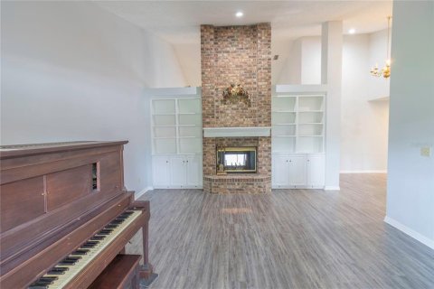 House in Valrico, Florida 4 bedrooms, 245.35 sq.m. № 1914818 - photo 8