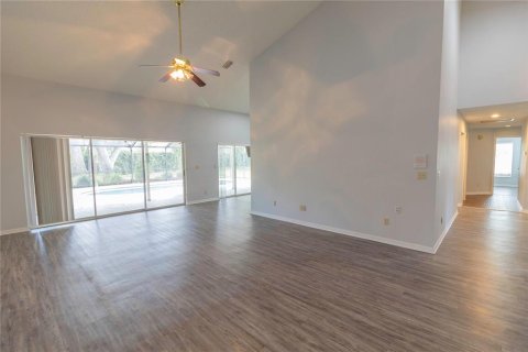 House in Valrico, Florida 4 bedrooms, 245.35 sq.m. № 1914818 - photo 12