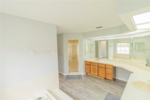 House in Valrico, Florida 4 bedrooms, 245.35 sq.m. № 1914818 - photo 24