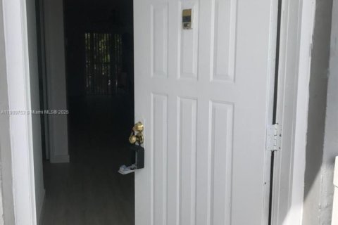 Condo in Miami, Florida, 2 bedrooms  № 2088861