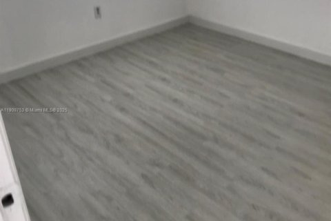 Condo in Miami, Florida, 2 bedrooms  № 2088861 - photo 19