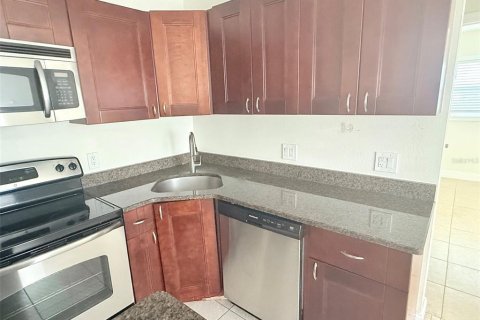 Casa en alquiler en Saint Petersburg, Florida, 2 dormitorios, 73.02 m2 № 2277593 - foto 7