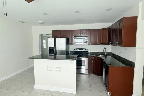 Casa en alquiler en Saint Petersburg, Florida, 2 dormitorios, 73.02 m2 № 2277593 - foto 6