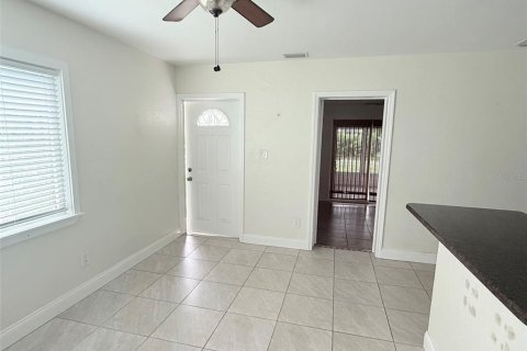 Casa en alquiler en Saint Petersburg, Florida, 2 dormitorios, 73.02 m2 № 2277593 - foto 9