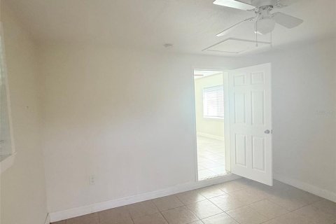 Casa en alquiler en Saint Petersburg, Florida, 2 dormitorios, 73.02 m2 № 2277593 - foto 13