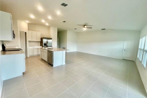 Casa en alquiler en Kissimmee, Florida, 4 dormitorios, 179.86 m2 № 1916859 - foto 6
