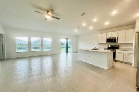 Casa en alquiler en Kissimmee, Florida, 4 dormitorios, 179.86 m2 № 1916859 - foto 2