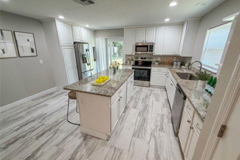 Купить виллу или дом в Деланд, Флорида 7 комнат, 168.43м2, № 2202552 - фото 6