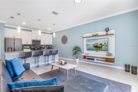 Townhouse in Davenport, Florida 4 bedrooms, 177.81 sq.m. № 1812512 - photo 7