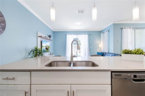 Townhouse in Davenport, Florida 4 bedrooms, 177.81 sq.m. № 1812512 - photo 9